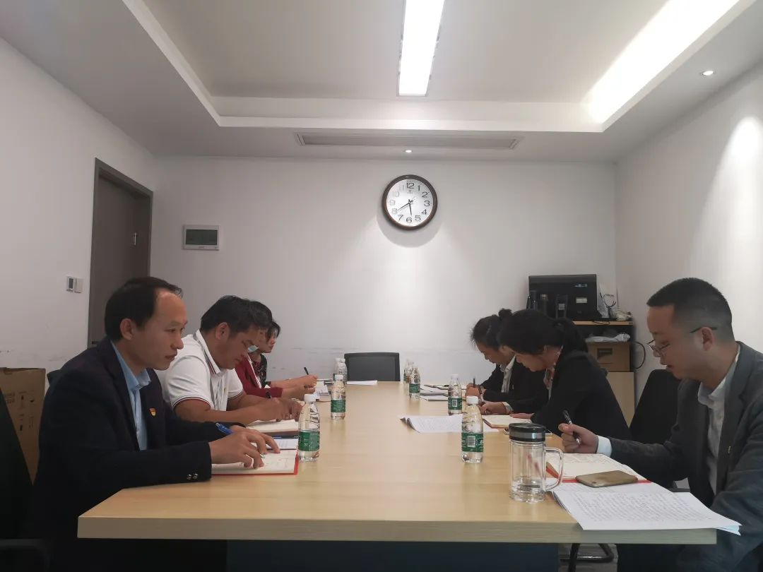 文明登山健康行，志愿服務(wù)護環(huán)境——依愛消防開展“學雷鋒日”主題活動